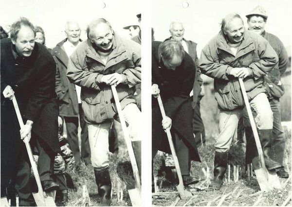 1995 – Spatenstich Sportgelände Auraystraße