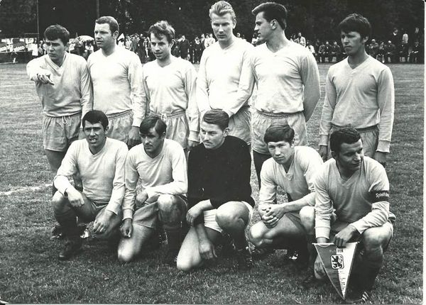 1970 – Uttinger Fußballmannschaft gegen 1860 München